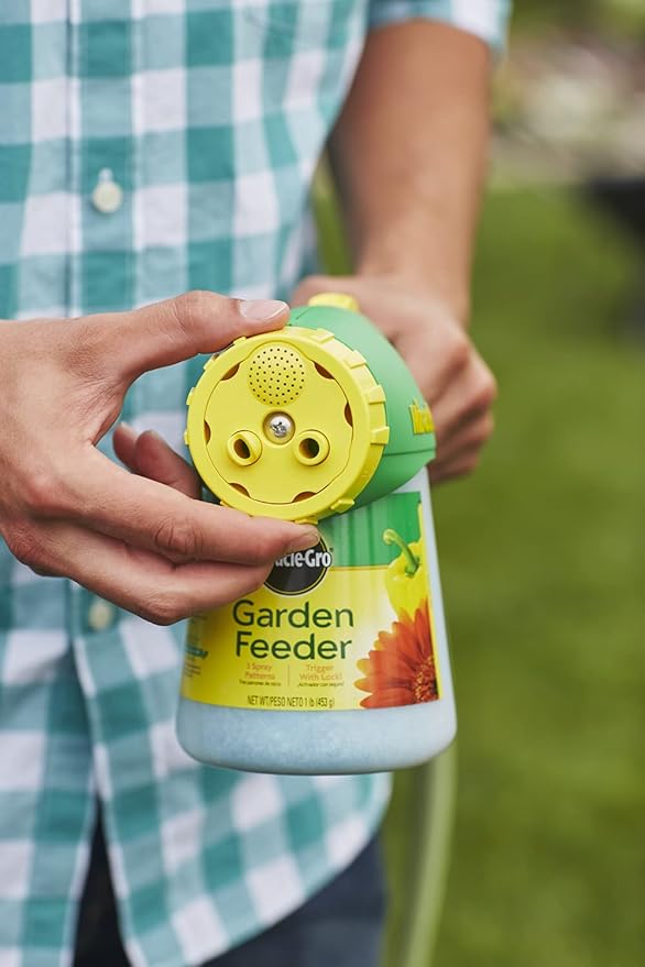 Miracle-Gro Garden Feeder with Water Soluble All Purpose Plant Food - Plant Fertilizer, Hose-end Feeder for Outdoors, 1 lb. (2-Pack)