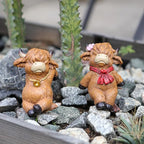2-piece set Highland Cow Pot Huggers for Planters, Climbing Animal Flower Pot Hugger, Hanging Plant Decorations for Pots, Cute Plant Pot Decorations for Garden Patio Fence Lawn Yard (Highland Cow)