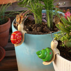 2-piece Set Snail Pot Huggers for Planters, Climbing Animal Flower Pot Hugger, Hanging Plant Decorations for Pots, Cute Plant Pot Decorations for Home Garden Patio Fence Lawn Yard (Snail)