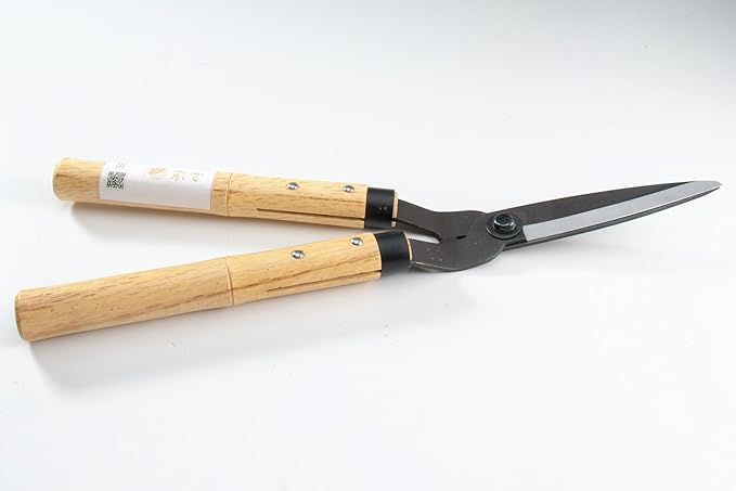 Wazakura Premium Mini Grass Shears - Handmade Japanese Grass Clippers - Precision Garden Tool with Angled Blades - Lightweight Handheld Shears for Lawn Edging and Trimming