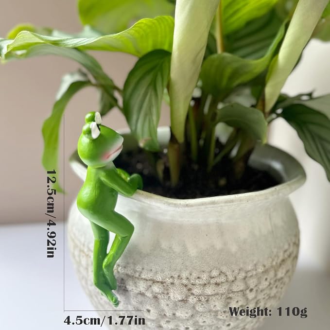 Cute Climbing Frog Figurines Flower Pot Hugger Resin Hanging Frog Sculpture Outdoor Statue Plant Pot Decorations for Home Garden Fence Balcony Patio Lawn Yard Ornaments (Left)