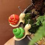 2-piece Set Snail Pot Huggers for Planters, Climbing Animal Flower Pot Hugger, Hanging Plant Decorations for Pots, Cute Plant Pot Decorations for Home Garden Patio Fence Lawn Yard (Snail)