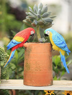 Primst Resin Animal Planter Pot Hanger Decorations, Hanging Realistic Parrot Flower Pot Figurine Planter Pot Hanger Decoration for Garden Yard Indoor Outdoor Decor (Red)