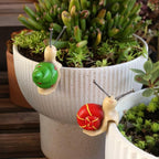 2-piece Set Snail Pot Huggers for Planters, Climbing Animal Flower Pot Hugger, Hanging Plant Decorations for Pots, Cute Plant Pot Decorations for Home Garden Patio Fence Lawn Yard (Snail)