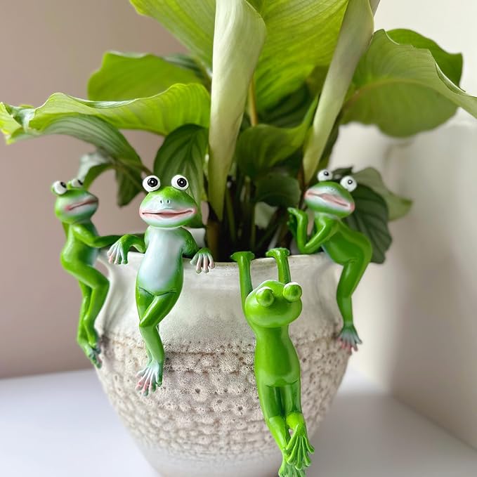 Cute Climbing Frog Figurines Flower Pot Hugger Resin Hanging Frog Sculpture Outdoor Statue Plant Pot Decorations for Home Garden Fence Balcony Patio Lawn Yard Ornaments (Front)