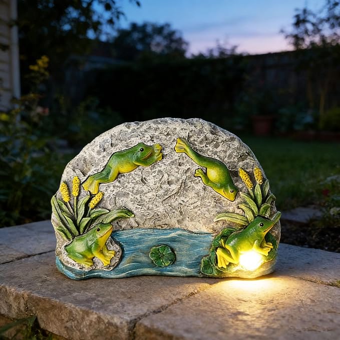 Frog Garden Statue Solar Rock Lights Decor, A Jumping Frog for Patio Pathway Art Housewarming for Yard Decoration Lawn Ornament Gardening Gifts for Women Mom Grandma (Frog)