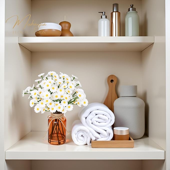 Muhanjia Artificial Daisy Flowers in Amber Glass Vase with Faux Water,9Pcs White Artificial Silk Flowers with Stems for Centerpiece (Daisy)