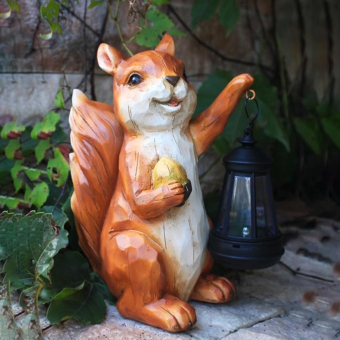 Garden Statue Outdoor, Solar Squirrel Decor Lights, Resin Figurine Squirrel with Solar Light for Patio, Balcony, Yard, Lawn Ornament, Perfect Garden Gift
