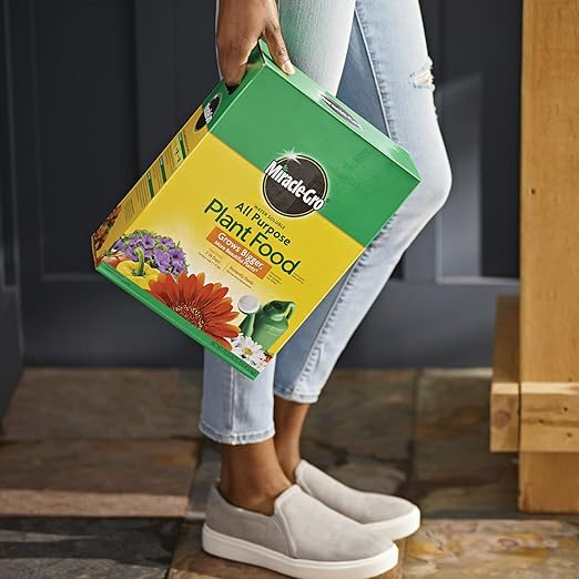 Miracle-Gro Water Soluble All Purpose Plant Food - Fertilizer For All Indoor or Outdoor Plants including Roses, Flowers, Vegetables, Houseplants, Trees, and Shrubs, 10 lbs.