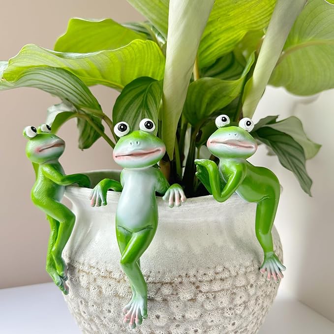 Cute Climbing Frog Figurines Flower Pot Hugger Resin Hanging Frog Sculpture Outdoor Statue Plant Pot Decorations for Home Garden Fence Balcony Patio Lawn Yard Ornaments (Back)