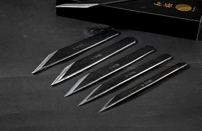 Wazakura Kiridashi Knife - Right Hand Japanese Marking & Woodworking Knife | Hand Forged Razor Sharp Carbon Steel Blade Made in Japan (24mm)