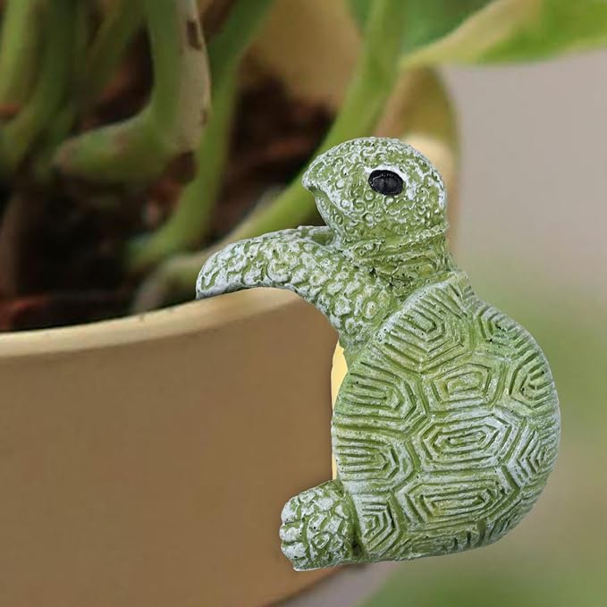 NQEUEPN Tortoise Figure Plant Pot Hanger, Resin Hanging Turtle Statue Plant Pot Hugger Cute Climbing Tortoise Flower Pot Hanger Figurines Planter Pot Gift for Yard Ornaments Pot Decorations