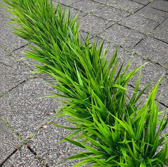 Yimingjin 12 Bundles Artificial Grass Fake Plants，Outdoor Fake Grass for Pot UV Resistant Patio Garden Porch Home Window Hanging Planter Decor Faux Plastic Shrubs(Green)