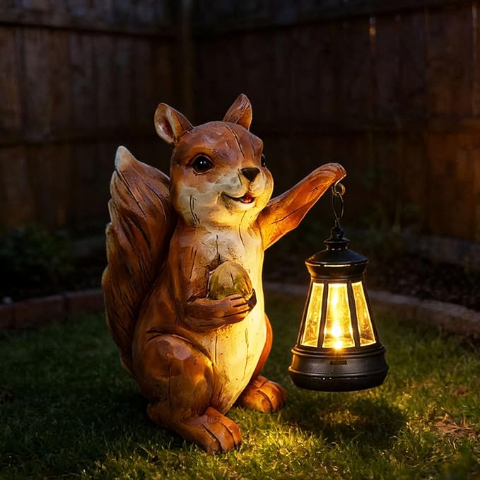 Garden Statue Outdoor, Solar Squirrel Decor Lights, Resin Figurine Squirrel with Solar Light for Patio, Balcony, Yard, Lawn Ornament, Perfect Garden Gift