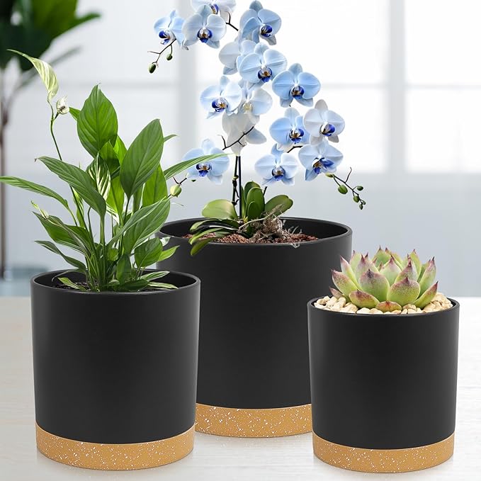 WSMKSZ 5 Pack Cylindrical Flower Pots with 7/6.5/6/5/4 inch, Modern Small Plastic Plant Pots with Drainage Holes & Saucers, Round Planter Pots for Outdoor, Indoor & Office Decor (Black Brown)