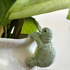Turtle Flower Pot Hugger, Funny Pot Huggers for Planters, Resin Flower Pot Huggers, Climbing Turtle Statue Planter Pot Decorations for Home Garden Fence Patio Lawn Yard