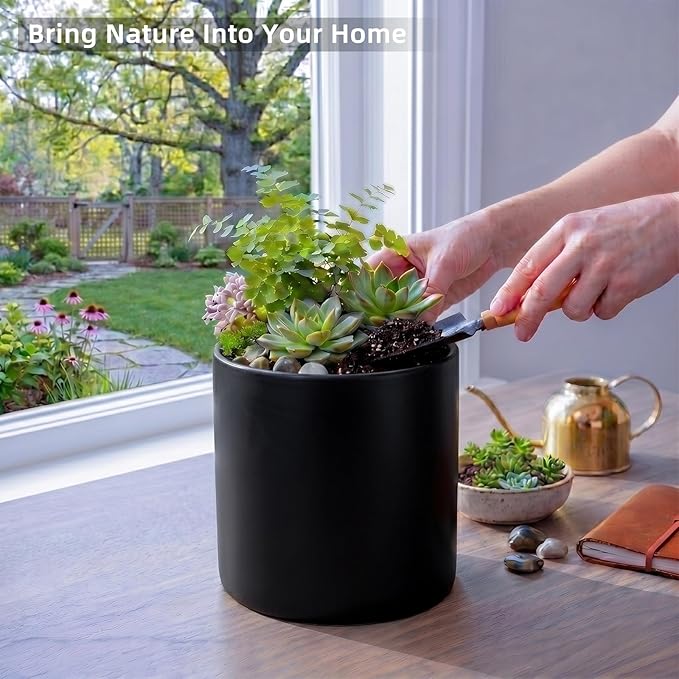Metal Plant Pot with Drainage Hole,Mid Century Modern 7 inch Round Pot Indoor Outdoor Planters Gift for Decorative Pots of Tabletop Living Room Bedroom Black