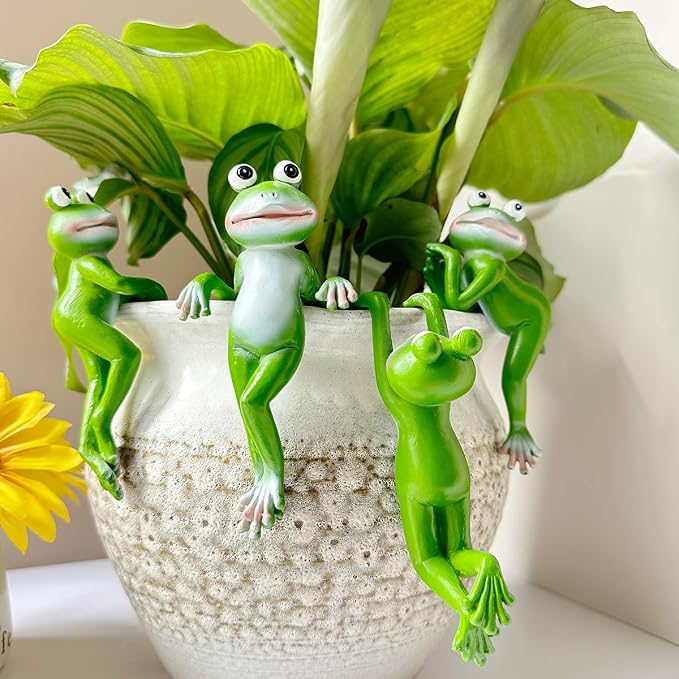 Cute Climbing Frog Figurines Flower Pot Hugger Resin Hanging Frog Sculpture Outdoor Statue Plant Pot Decorations for Home Garden Fence Balcony Patio Lawn Yard Ornaments (Right)