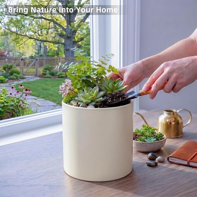 Metal Plant Pot with Drainage Hole,Mid Century Modern 7 inch Round Pot Indoor Outdoor Planters Gift for Decorative Pots of Tabletop Living Room Bedroom Beige