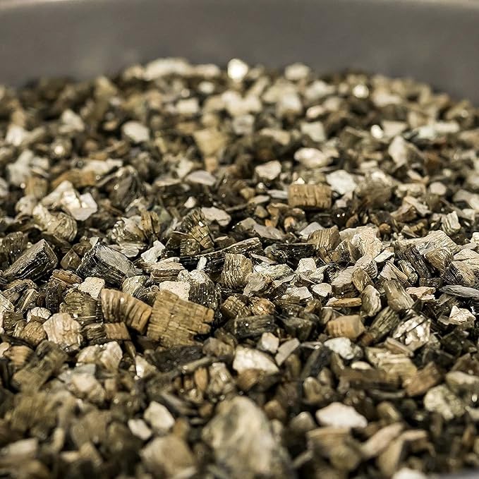 Horticultural Organic Vermiculite by GARDENERA - (Made in Ukraine) - Medium Grade - Natural Soil Additive for Potted Plants, Orchids, Hydroponics, Terrariums (3 Quart)