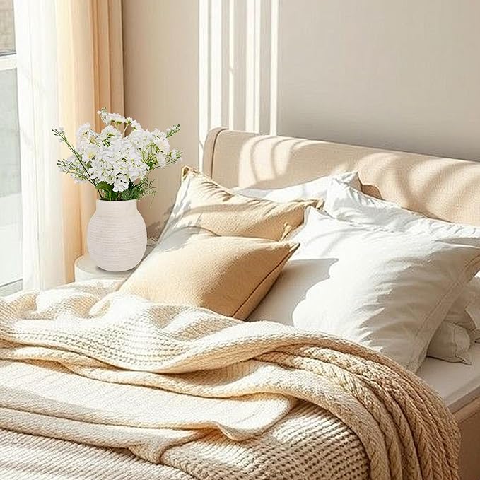 Jahe Hydrangea Artificial Flowers Mixed Potted Plant, Faux Hydrangea Flowers Fenterpieces for Tables, Fake Daisy Mixed Bouquet with Pot, Living Room Bedroom Bathroom Balcony, White