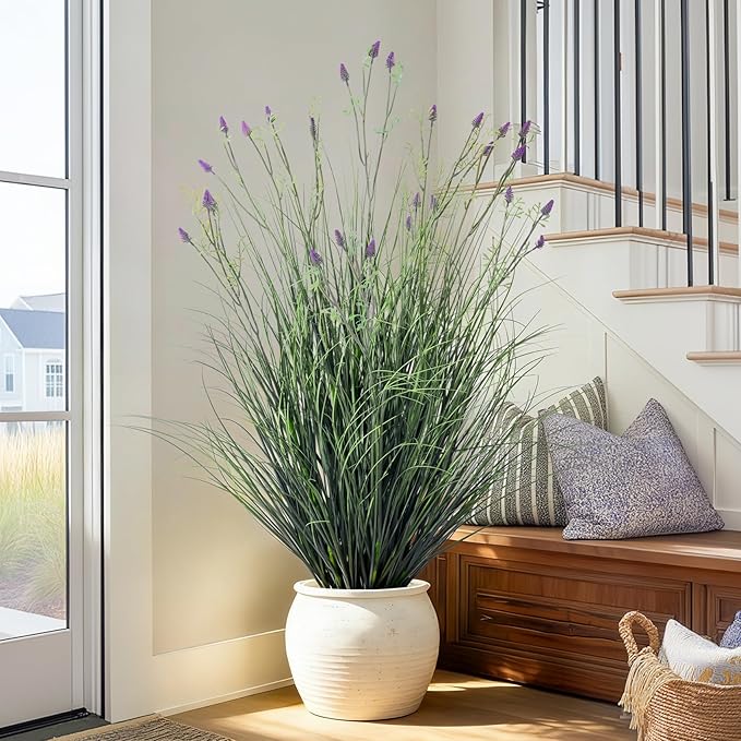 Lifelike Fake Lavender Faux Plastic plantas Synthetic Pampas Grass Indoor Outdoor Realistic Floor Plants Artificial Tall Grass Plant for Home Office Wedding Patio Front Decor Housewarming Gift