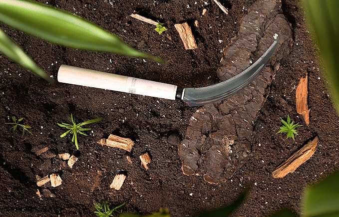 Wazakura Japanese Sickle with Saw-Tooth Blade - Hand Weeding Sickle for Grass, Weeds & Perennials - Sharp Garden Knife for Cutting & Harvesting, Made in Japan