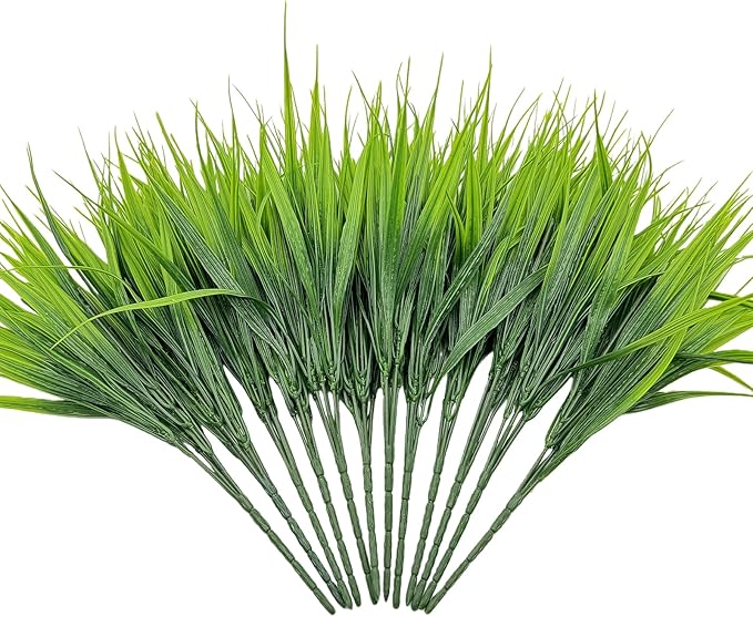 Yimingjin 12 Bundles Artificial Grass Fake Plants，Outdoor Fake Grass for Pot UV Resistant Patio Garden Porch Home Window Hanging Planter Decor Faux Plastic Shrubs(Green)