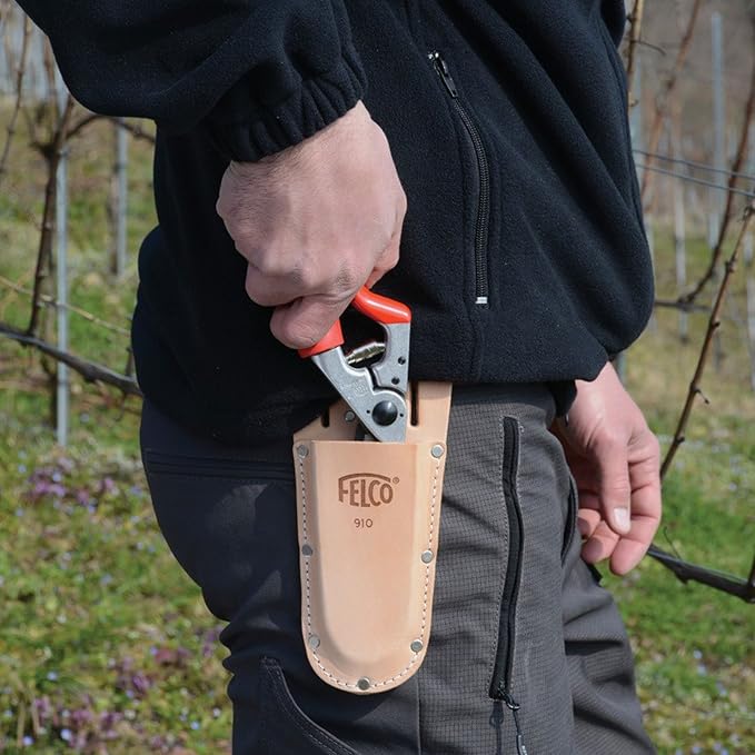 Felco Pruning Shears (F 6) - High Performance Swiss Made One-Hand Garden Pruners - 100052385 Bundle with Felco F 910+ Holster, 35x15x5 cm, Tan
