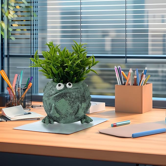Frog Pen Holder for Desk, Cute Resin Flower Pot & Pencil Cup, Holds 10 Pens, Vintage Stacked Frog Figurine with Removable Grass, Desk Organizer for Office Home Decor, Unique Gift
