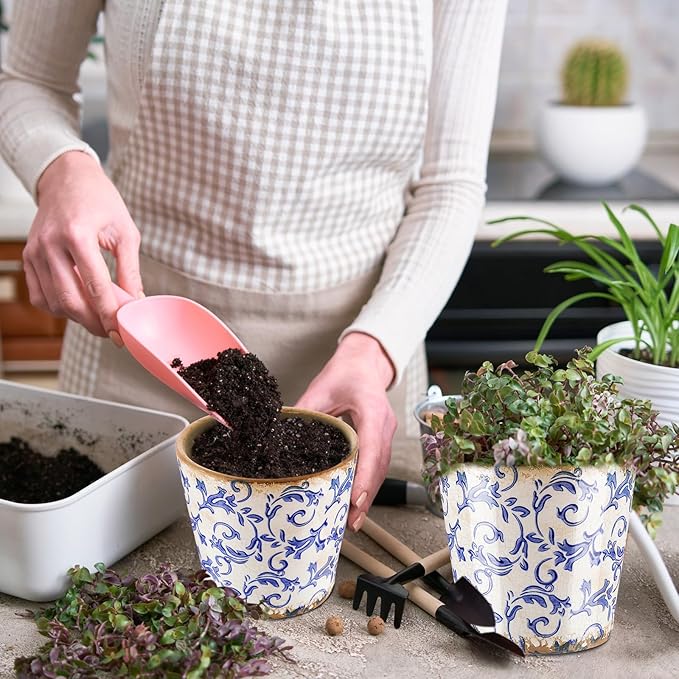 Beeveer Farmhouse Ceramic Planter 5.5 Inch Large Plants Pot Crack White Blue Flowers Plant Pots with Drainage Hole Indoor Plants Kitchen Rustic Antique Decor Gift
