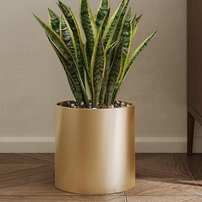 Metal Plant Pot with Drainage Hole,Mid Century Modern 7 inch Round Pot Indoor Outdoor Planters Gift for Decorative Pots of Tabletop Living Room Bedroom Gold