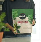 Miracle-Gro Houseplant Potting Mix - Fertilized Indoor Plant Soil for Containers, Designed to be Less Prone to Gnats, 4 qt. (3-Pack)
