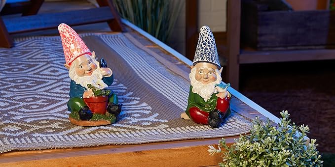 Gardening Gnome Solar Statue 3.75x3.5x7.25