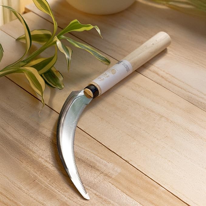 Wazakura Japanese Sickle with Saw-Tooth Blade - Hand Weeding Sickle for Grass, Weeds & Perennials - Sharp Garden Knife for Cutting & Harvesting, Made in Japan