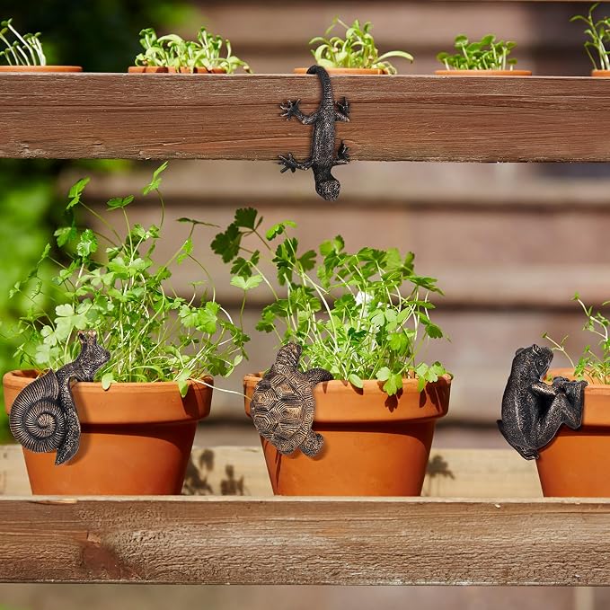 Weysat 4 Pcs Vintage Resin Frog Tortoise Snail Gecko Planter Pot Hugger Figurine Flower Pot Animal Climbing Statue Vase Miniature Fairy Garden Terrarium Decor Patio Lawn Yard Outdoor Fence Hanger