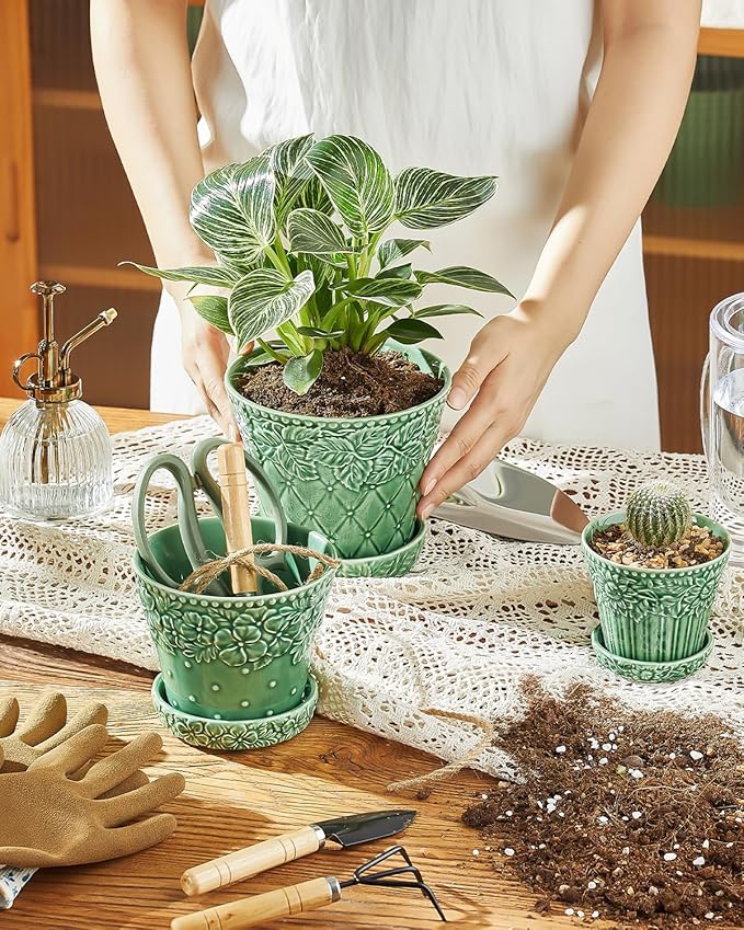 Metahom Ceramic Plant Pots, 4.9 Inch Flower Pots with Drainage Hole & Saucer, Decorative Planter Pots for Indoor Plants, Small Pots for Succulent, Catus, Home Decor, Set of 4, Green