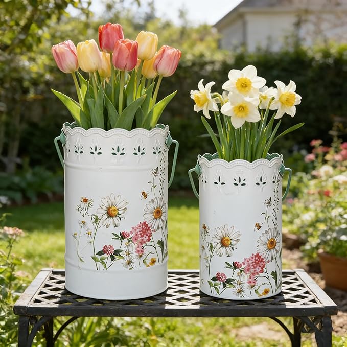 Set of 2 Farmhouse Floral Metal Flower Bucket Vase, Rustic Embossed Daisy Bee Design Planter with Hollowed-Edge, Decorative Pot for Indoor Outdoor Home Garden, Kitchen, Patio