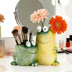 Frog Pen Holder for Desk, Cute 2-in-1 Resin Flower Pot & Pencil Cup, Holds 10 Pens, Vintage Stacked Frog Figurine with Removable Artificial Grass, Functional Desk Organizer for Office Home Decor,