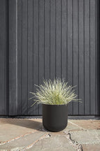 Veradek Round Black Plastic Planter Pots for Indoor/Outdoor Garden Use, with Drainage Holes, Suitable for Small to Large Succulent Plants, Flowers, Modern Interior Plants