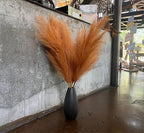 Premium Faux Golden Apricot Pampas Grass – 43.3" Tall Fluffy Warm Decor, 8pcs 18-Branch One-Piece Stems No Assembly, Luxury Silk-Feel Feather Flowers for Boho Modern Decor , Honey Apricot 8 Stems110cm