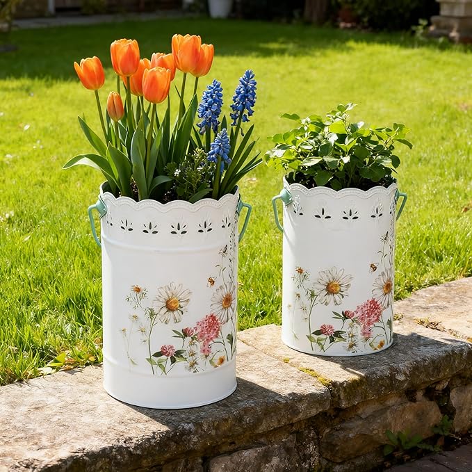 Set of 2 Farmhouse Floral Metal Flower Bucket Vase, Rustic Embossed Daisy Bee Design Planter with Hollowed-Edge, Decorative Pot for Indoor Outdoor Home Garden, Kitchen, Patio